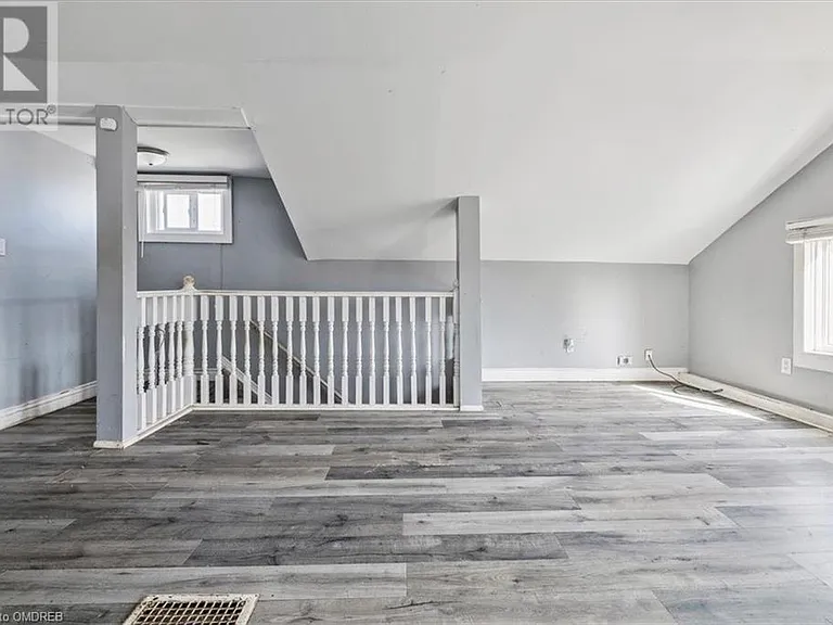 73 Vine St S #2 — Photo 10