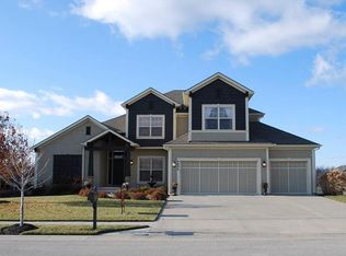 9426 N Kensington Ave, Kansas City, MO 64156