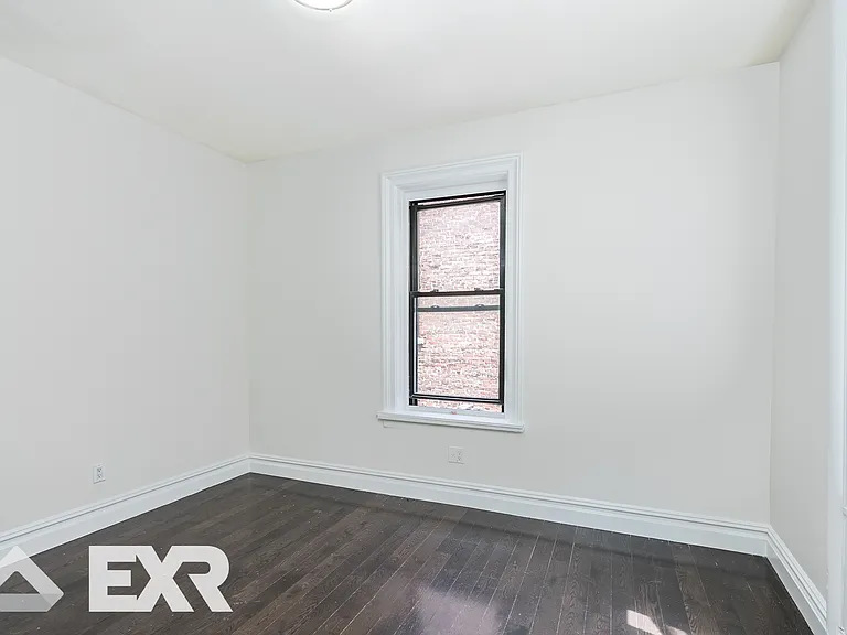 526 W 111th St #5E — Photo 5