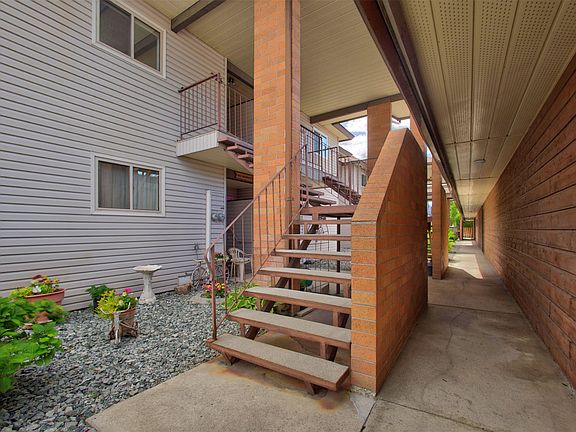 3rd image of 240 McIntosh Rd Unit 226
