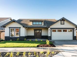 1417 SE Huckleberry Ave, Dallas, OR