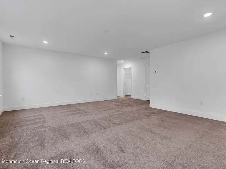 110 Woolley Ct — Photo 22