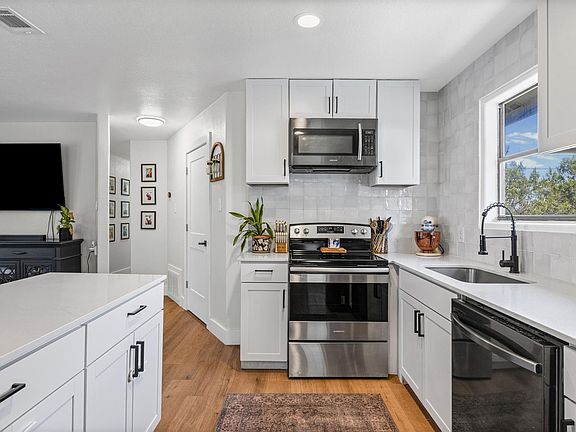 2nd image of 20811 Trapper Ln
