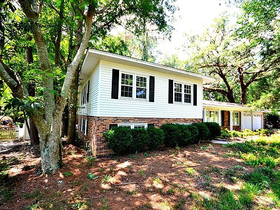 2nd image of 1205 Lake Dr