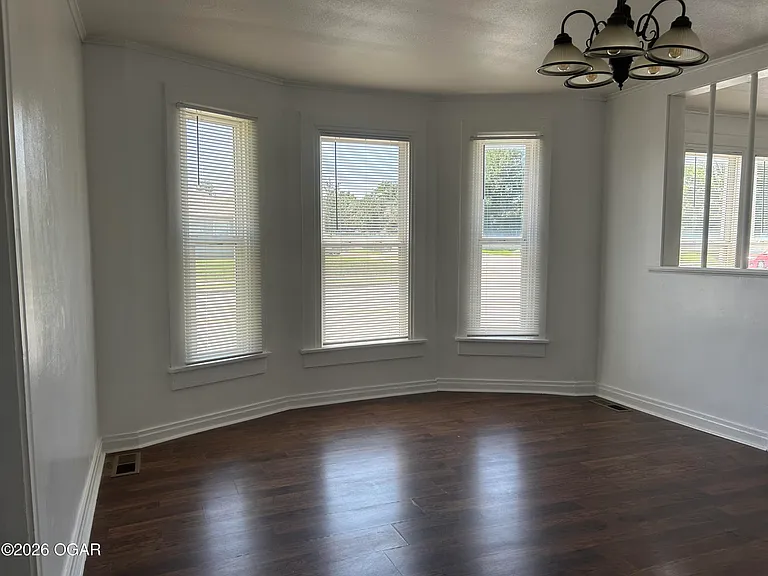 1931 S Kentucky Ave — Photo 4