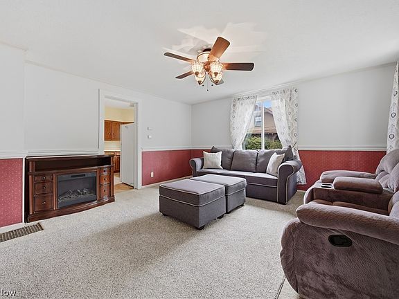 5th image of 143 E Highland Ave