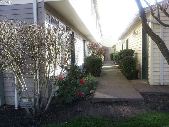 3rd image of 4000 NE 109th Ave Unit 223E