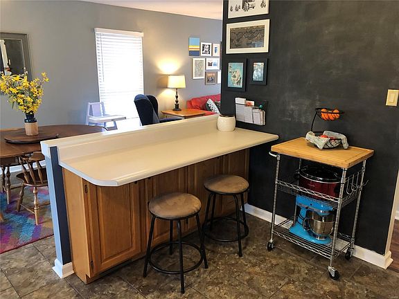 Breakfast Bar and Kitchen opens to Dining Room