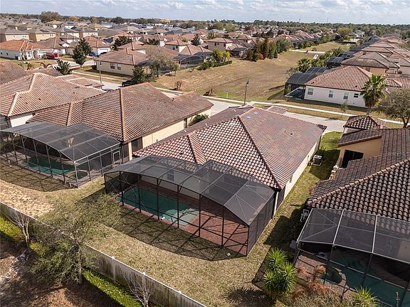 5th image of 355 VILLA SORRENTO CIRCLE