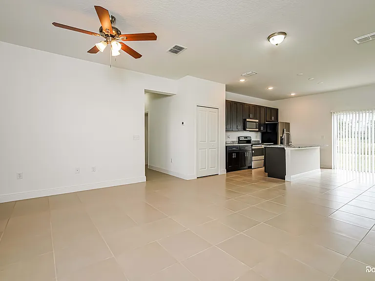 1243 Amazon Ln — Photo 6