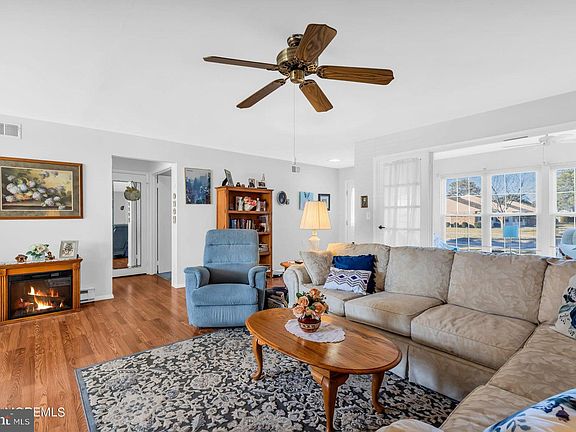 4th image of 495 Dartmoor Way