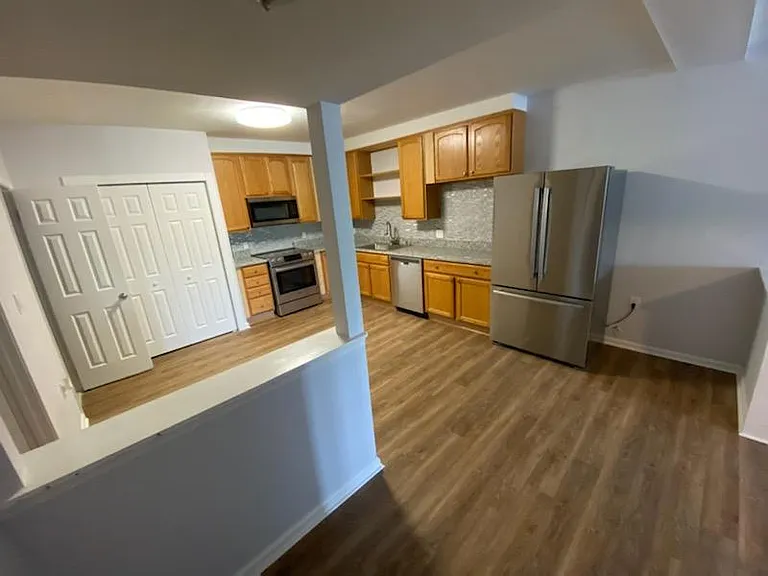 717 Caroline St #A — Photo 11