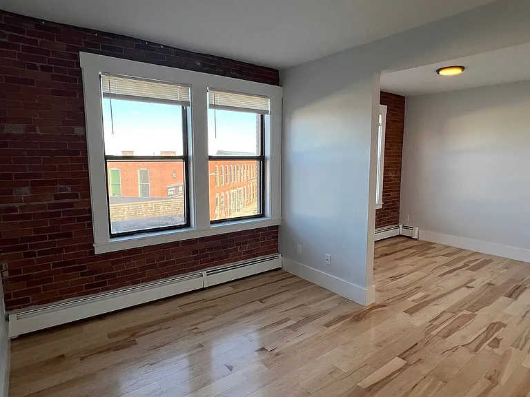 105 Main St — Photo 8
