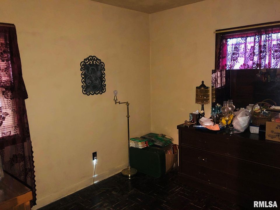 2nd image of 3856 Johnson Ave