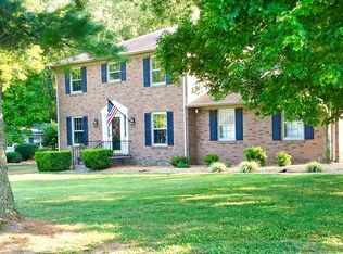 122 Windsor Dr, Hopkinsville, KY 42240