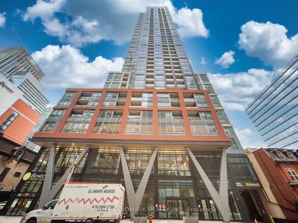 108 Peter St #1703, Toronto, ON M5V 0W2