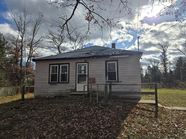 317 E Baldwin Rd, Idlewild, MI 49642