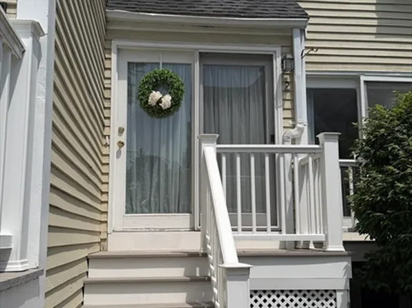 258 Lafayette St APT 2, Salem, MA 01970