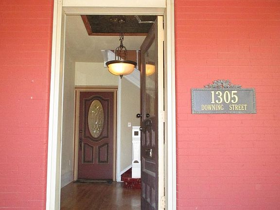 4th image of 1305 N Downing St #201
