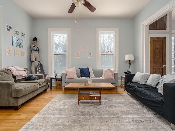 5th image of 716 W Kalamazoo Ave