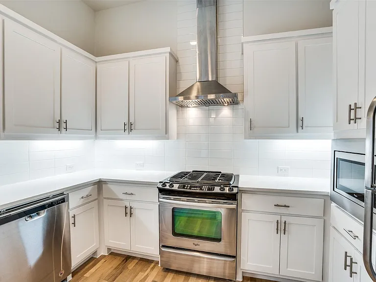5017 Manett St #103 — Photo 6