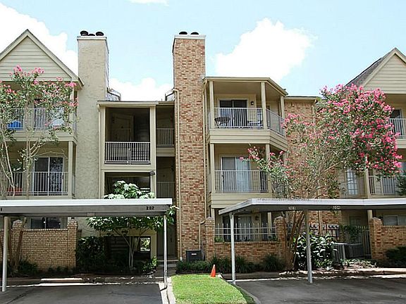 Really cute one-bedroom unit in Lynbrook Manor!