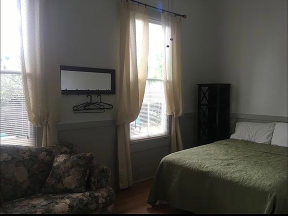 4th image of 212A E Bolton Ln