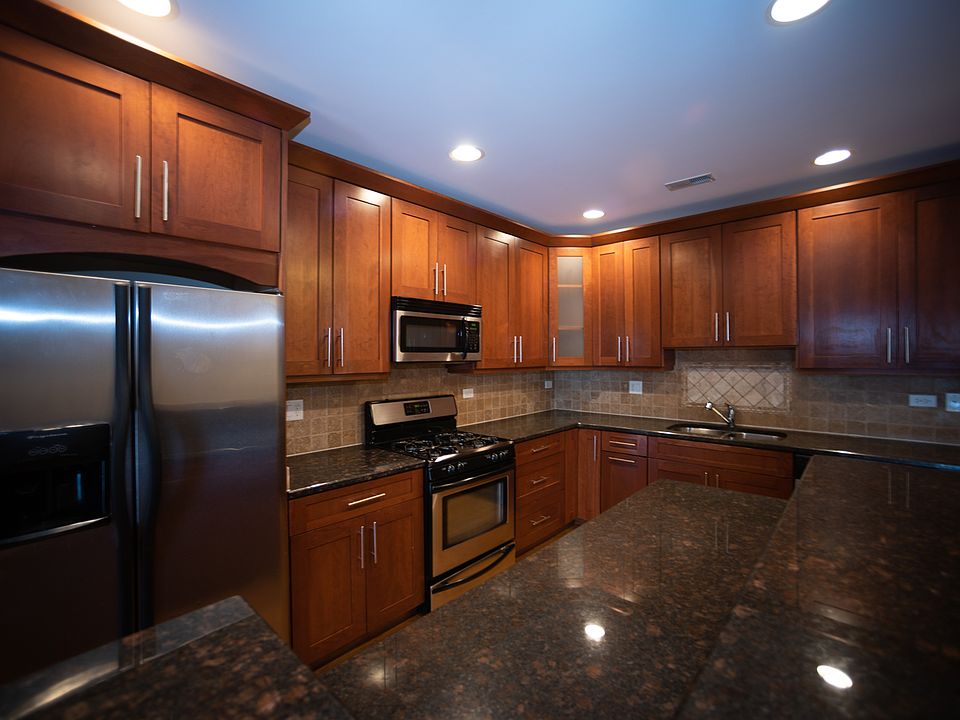 1st image of 2902 W Belmont Ave #2906