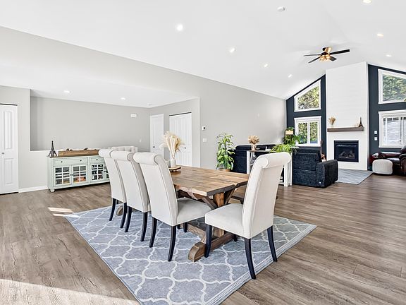4th image of 30689 Keystone Ave