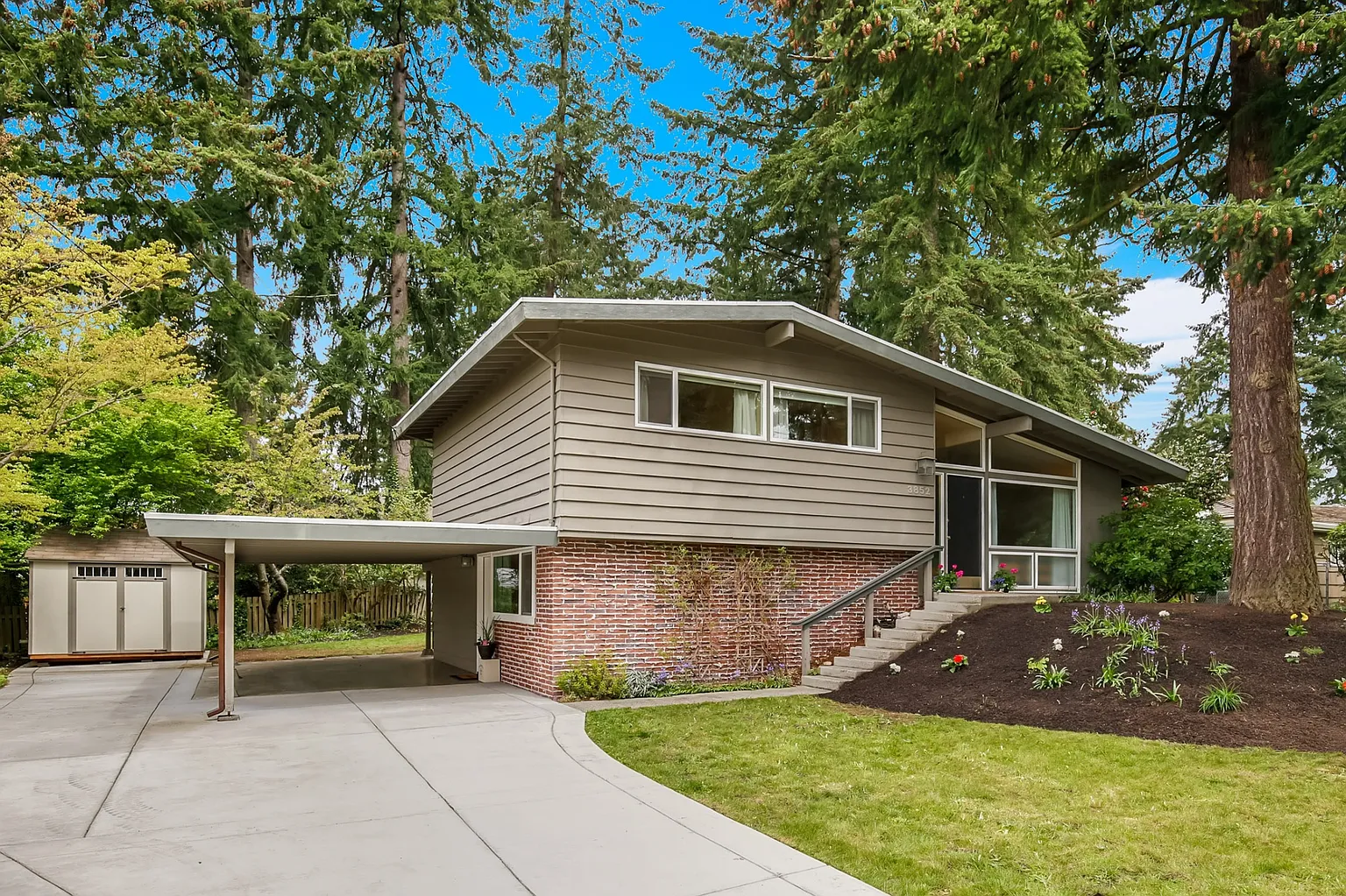 3852 142nd Pl SE photo 1