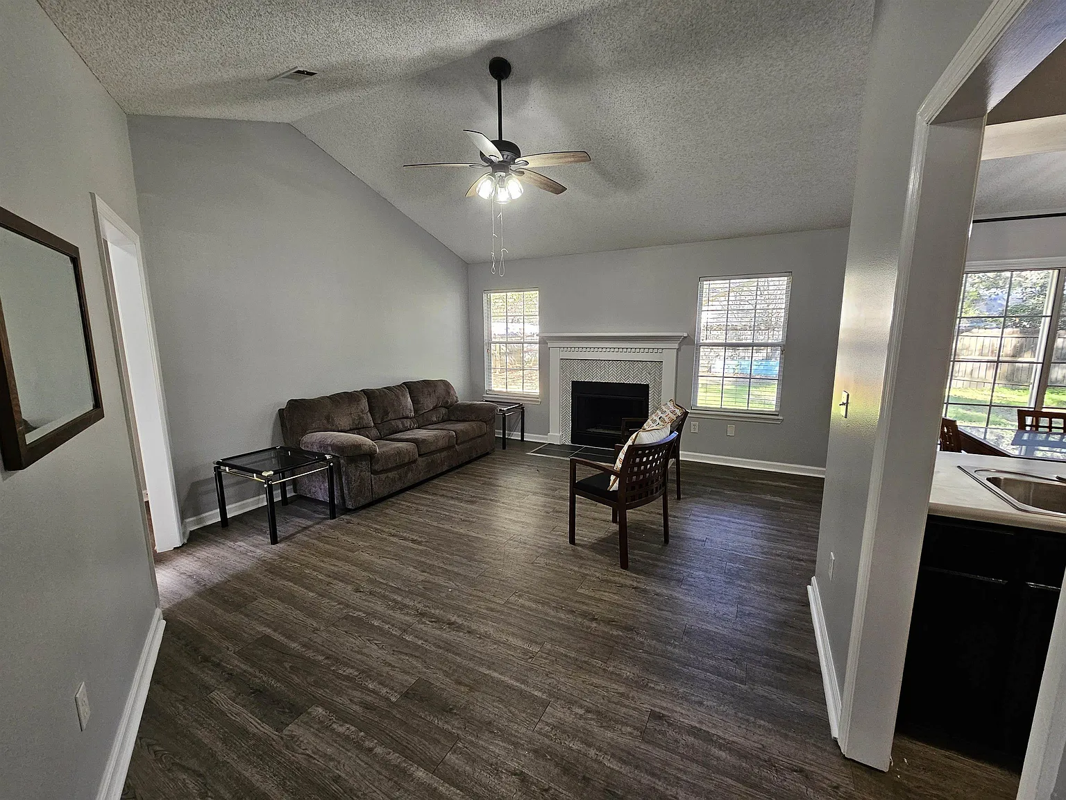 3 bed, 1194 sqft, $750 — Photo 2