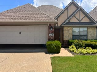 1903 SW Stonegrove Rd, Bentonville, AR 72713