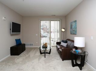 1310 Coventry Glen Dr APT 105, Round Lake, IL 60073