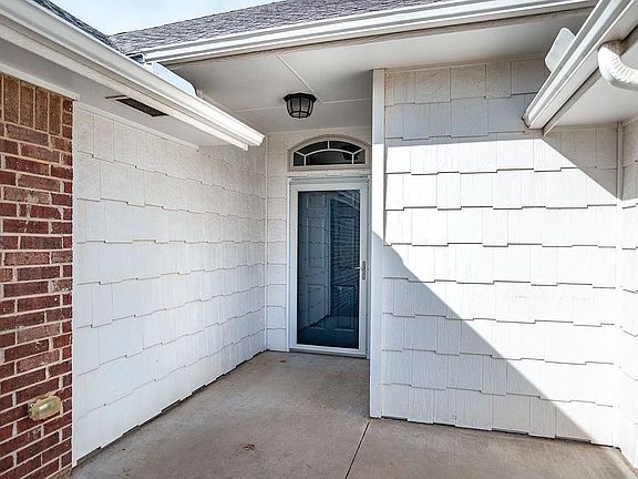 2nd image of 1220 E Emma Ln