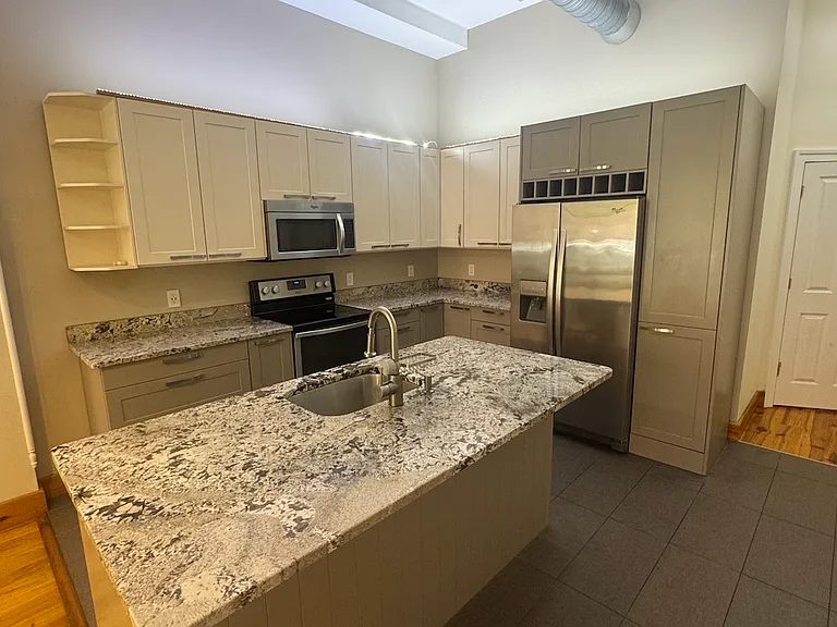 933 N Calvert St #B — Photo 2