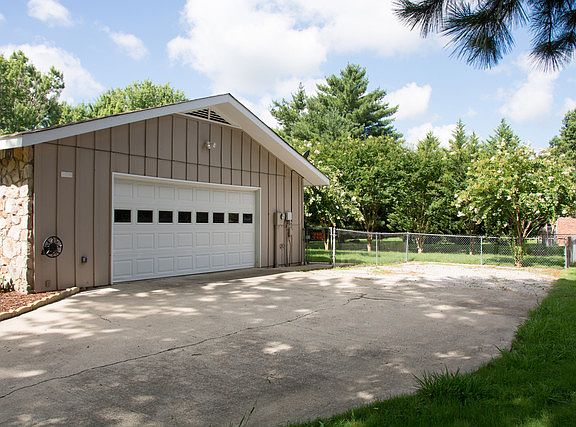 4th image of 13002 Coys Dr SE