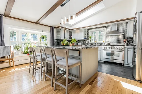 8 Roberts St Photo 1
