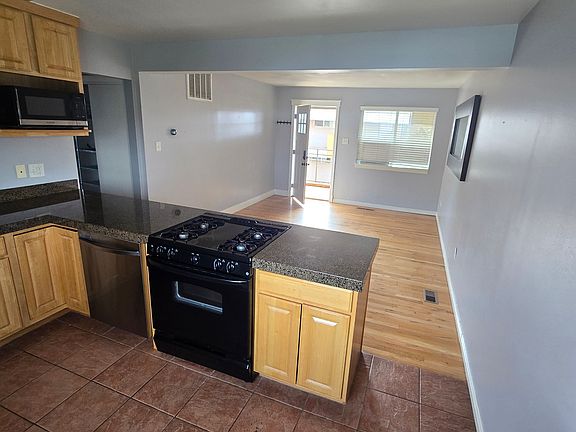 2nd image of 650 N 300 W APT 206