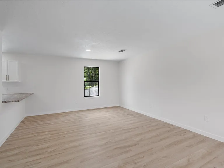 12019 Beth Ln — Photo 32