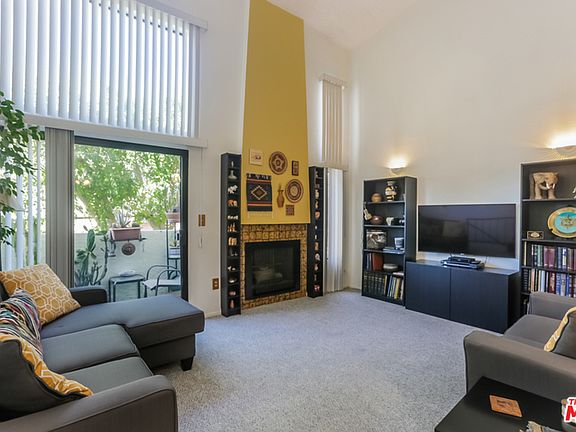 2nd image of 5255 Bellingham Ave Unit 209