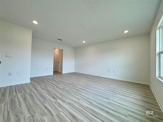 1069 Hayward Loop — Photo 6