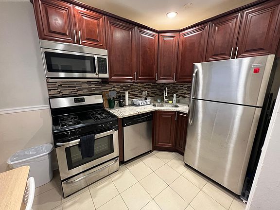 2nd image of 4024 N Ashland Ave APT 204