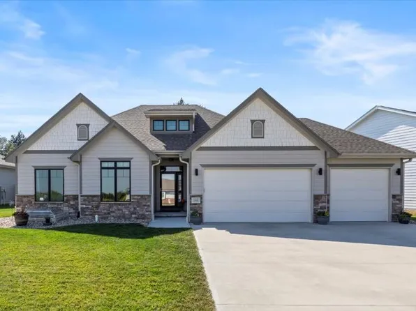 122 Hickory Ridge Dr, Glenwood, IA 51534