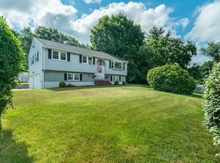 6 Crestshire Ln, Methuen, MA 01844