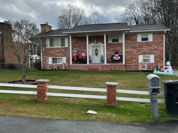 131 Peters Dr, Beckley, WV 25801