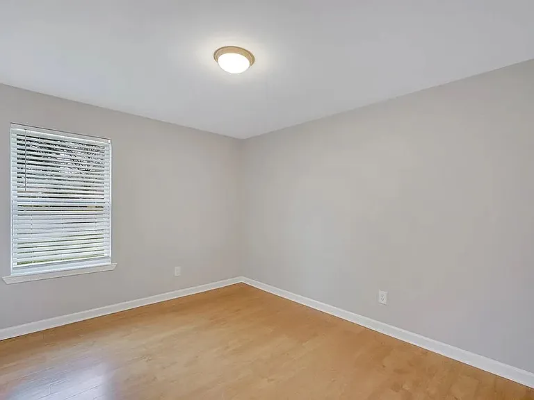 903 Teal Ct — Photo 11