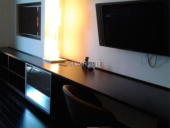3rd image of 4381 W Flamingo Rd #1020