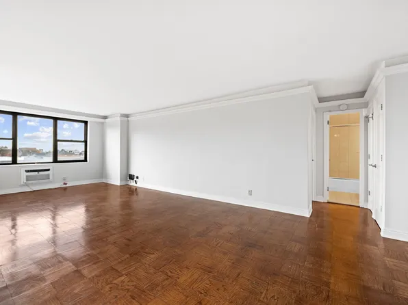 500 Central Avenue image 2 of 32