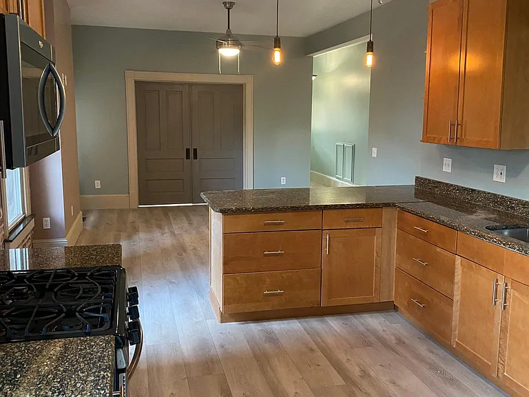 2137 California Ave — Photo 3