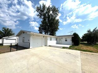 204 2nd St NE, Surrey, ND 58785